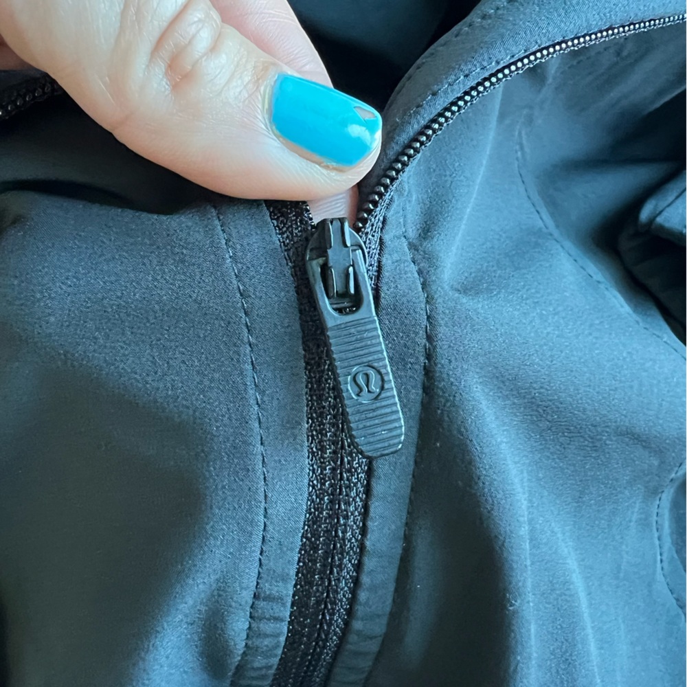 Lululemon Lightweight Hooded Jacket. Hip Length Woman… Gem